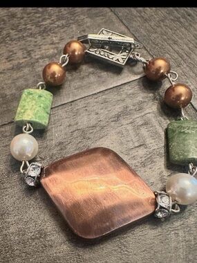 Hand Crafted Copper-Tone Focal Bracelet with Green Turquoise and faux pearl 7.5